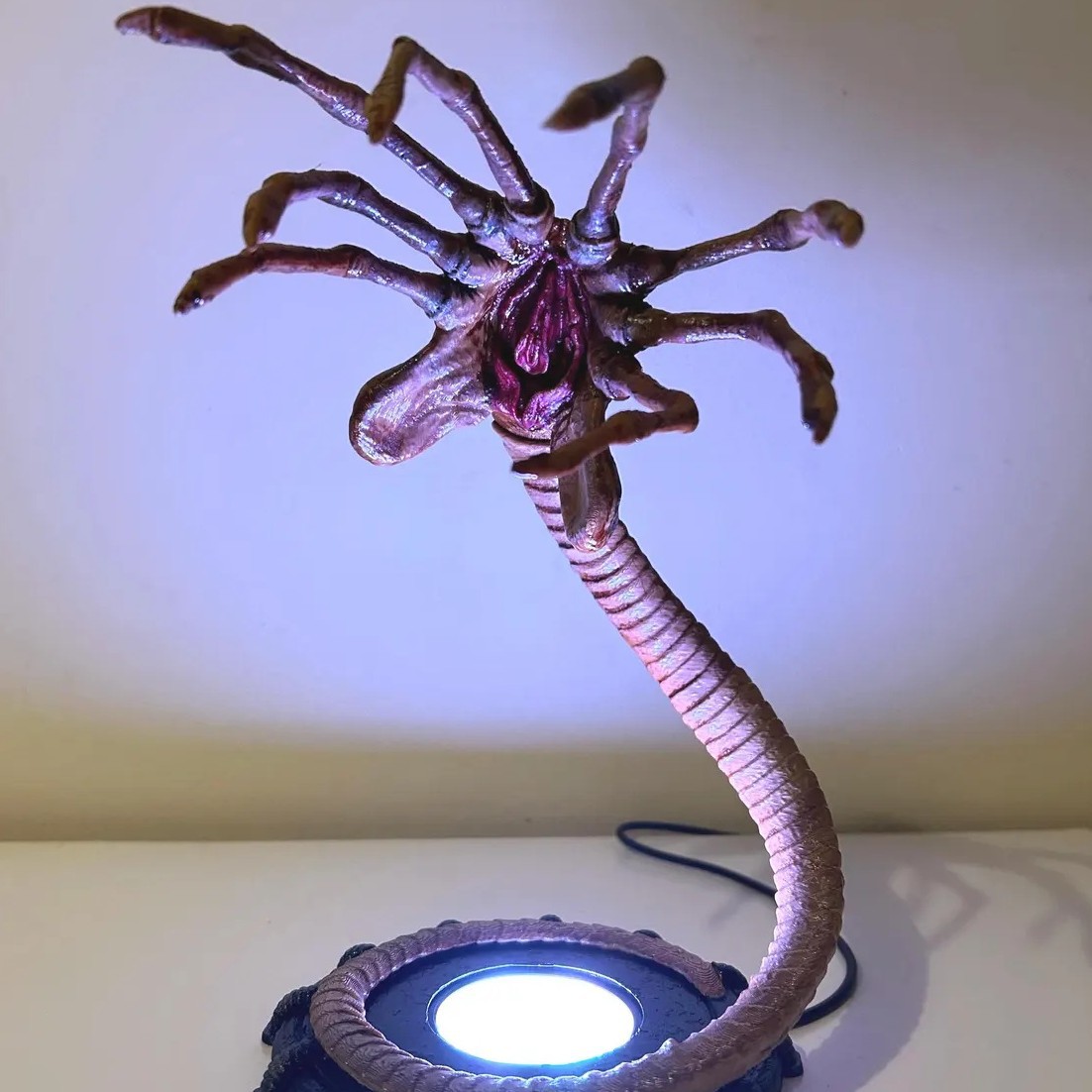 Lampu Alien Facehugger Lampu M - Neon Sign Party ulasan dan harga